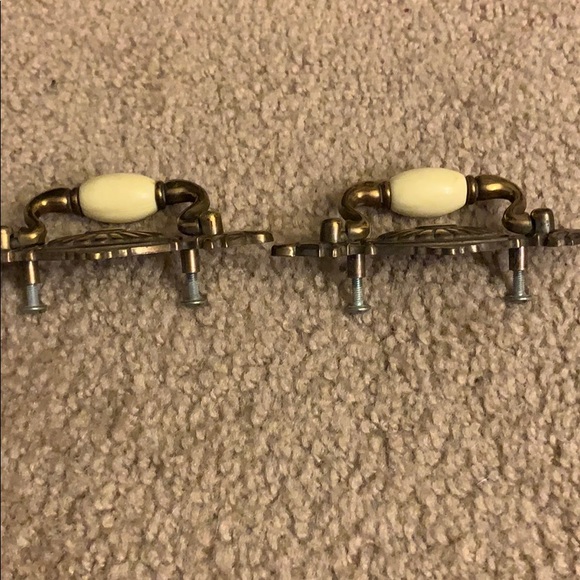 Antique drawer pulls - Picture 4 of 7